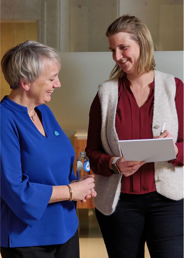 Annick en Evi - Boekhoudkantoor GRAEF, Essen